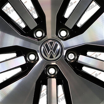 Volkswagen E-Golf GTE Astana 16 inch originele velgen 5GE601025 | Winterbanden